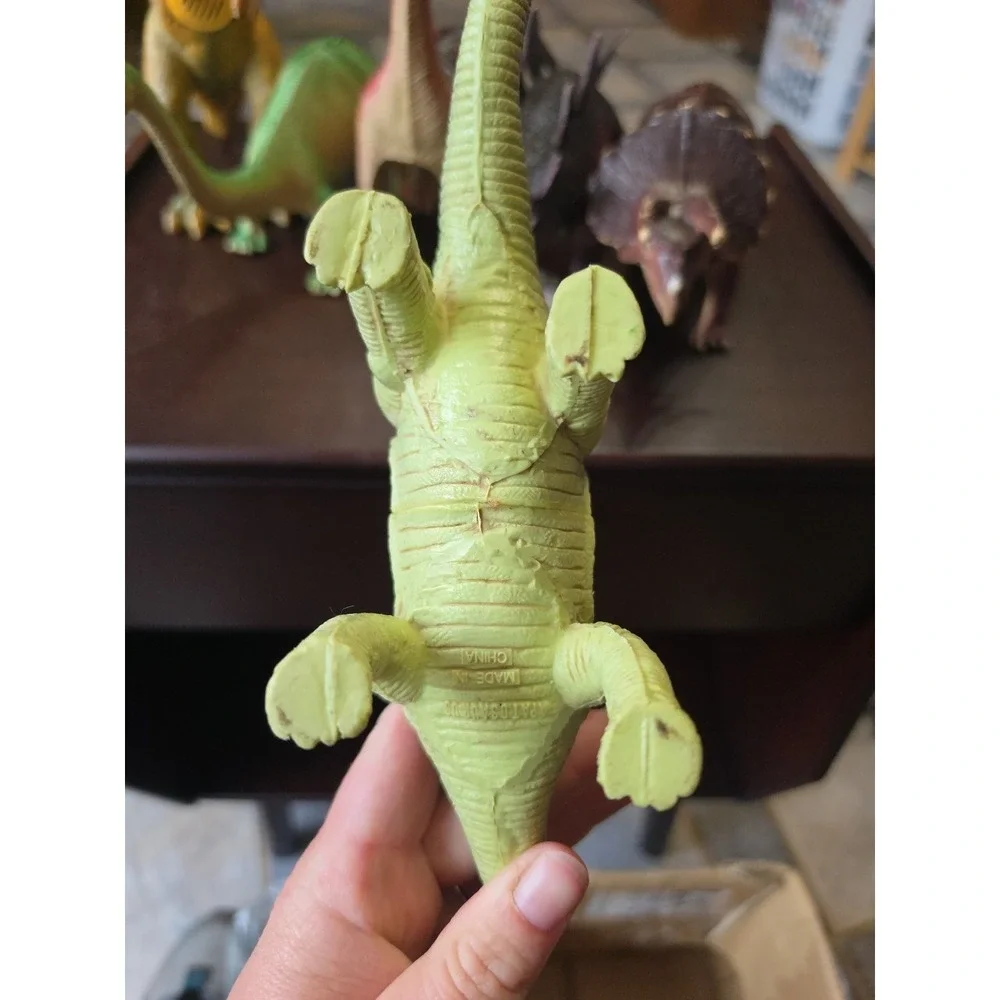 Vtg Dinosaur Toy Lot Set of 7 -‎ Assorted Figures for Kids & Collectors